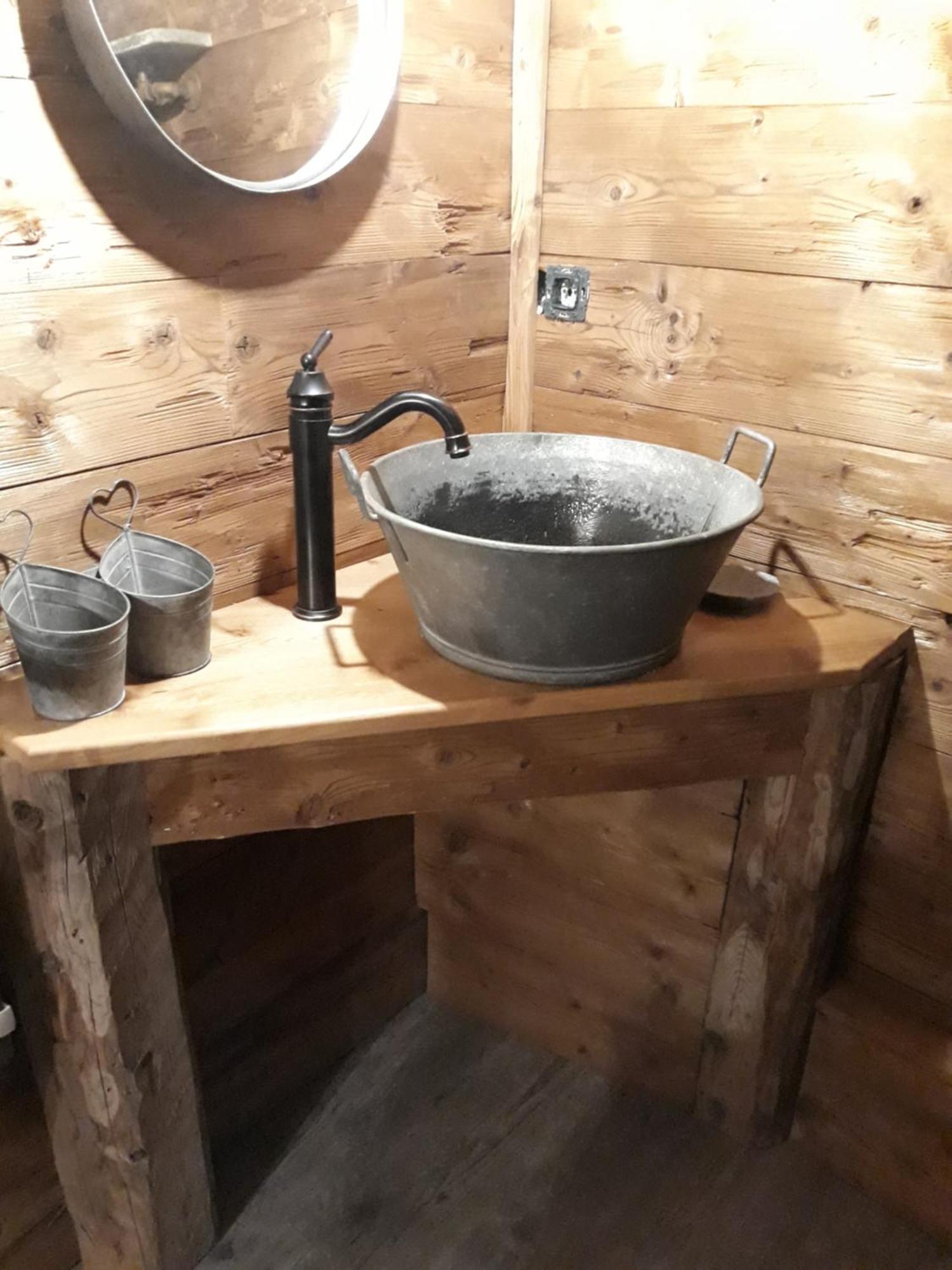 Saint-Martin-sur-le-Chambre 엔트레 2 콜스 B&B 외부 사진